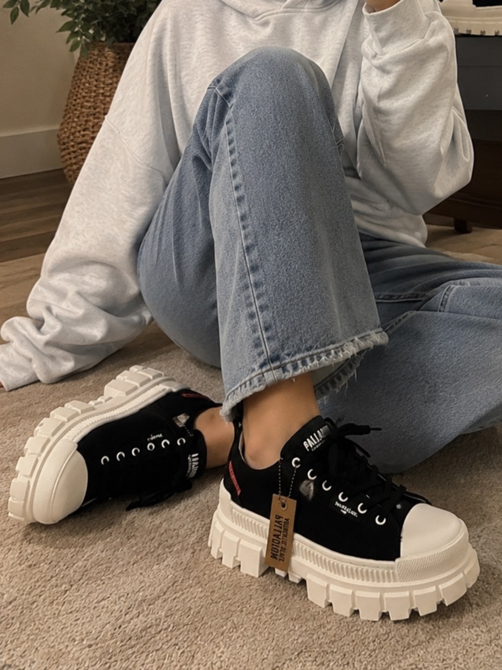 Palladium Women’s Black Canvas Chunky-Soled Sneakers with White Platform-Size 9